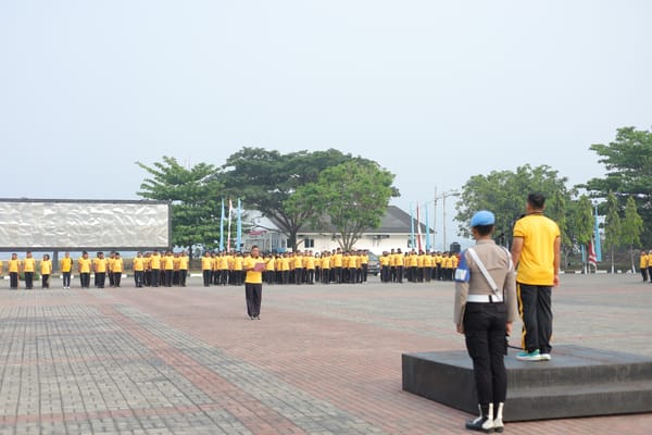 KAPOLDA MALUKU PIMPIN GREEN POLICING, PERKUAT KEPEDULIAN LINGKUNGAN DARI PESISIR