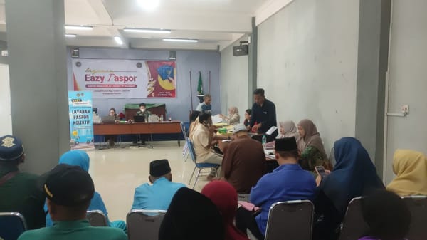 Para Calon Jemaah Haji Kendal 2027 Mulai Membuat Paspor Secara Kolektif