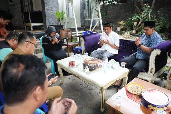Taj Yasin Sampaikan Belasungkawa untuk Atlet Selam Jepara Almarhumah Syabilla di Rumahnya
