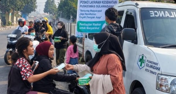 Dinkes Ternate Distribusi Masker dan Siagakan Layanan Kesehatan Bagi Masyarakat Akibat Kebakaran TPA Buku Deru-Deru