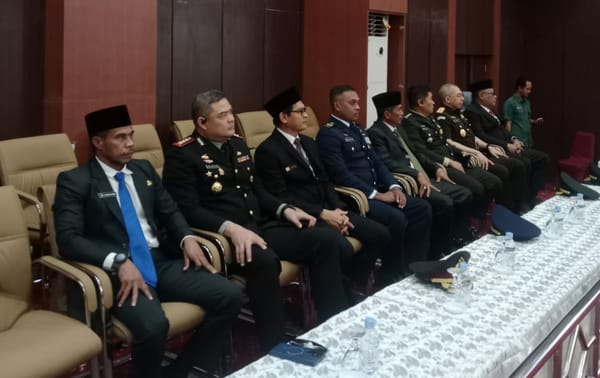 Plt. Kepala Perwakilan Kemendukbangga/BKKBN Malut Hadiri Pengambilan Sumpah Wakil Ketua DPRD Provinsi Maluku Utara