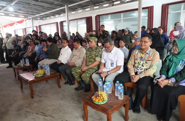 Paket Pangan Rp75 Ribu, Warga Kereng Bangkirai Juga Nikmati Layanan Publik