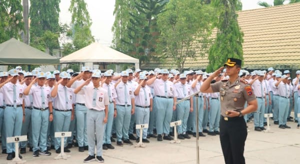 Polisi Peduli Pendidikan, Kapolres Tabalong Sambangi SMAN 1 Tabalong, Edukasi Pelajar tentang Bahaya Judi Daring dan Penipuan Digital
