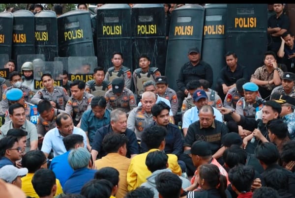 Polda Kalsel Kerahkan Ratusan Personel Amankan Aksi Demo di DPRD Kalsel