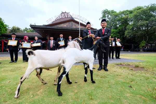 Sumpah Pemuda ke-98 di Solo, Lurah Gilingan Dapat Hadiah Sepasang Kambing