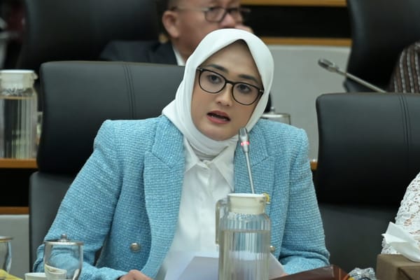 Legislator Desak Pemerintah Kerahkan Seluruh Kekuatan Padamkan Karhutla