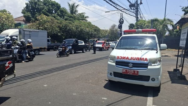 Pemkab Buleleng Siagakan Ambulans di SPBU, Antisipasi Gangguan Kesehatan Pengantre BBM