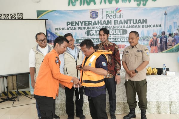 PLN UIP JBB Bantu Kelurahan Siaga Bencana Jakarta