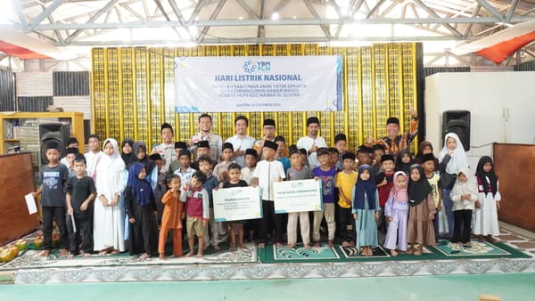 Hari Listrik Nasional ke-81, YBM PLN UIP JBB Santuni Anak Yatim dan Dukung Fasilitas Pesantren